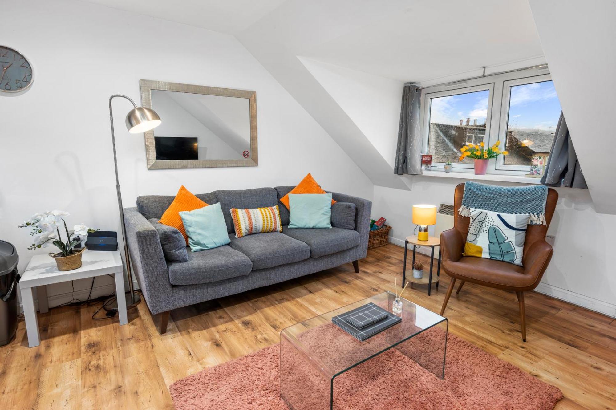 Beautiful 2Br Apartment With Mccaigs Tower Views Oban Exterior photo